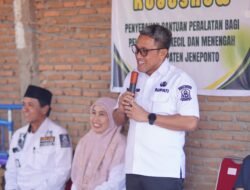 Bupati Jeneponto Serahkan Bantuan Peralatan Produktif Bagi Pelaku UKM Melalui Dinas Koperasi dan UKM