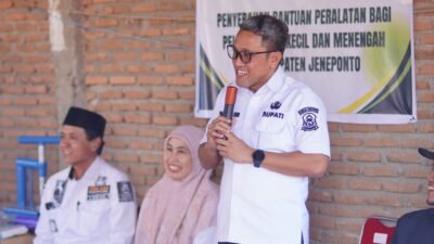 Bupati Jeneponto Serahkan Bantuan Peralatan Produktif Bagi Pelaku UKM Melalui Dinas Koperasi dan UKM